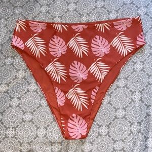 Semi high waisted bikini bottom